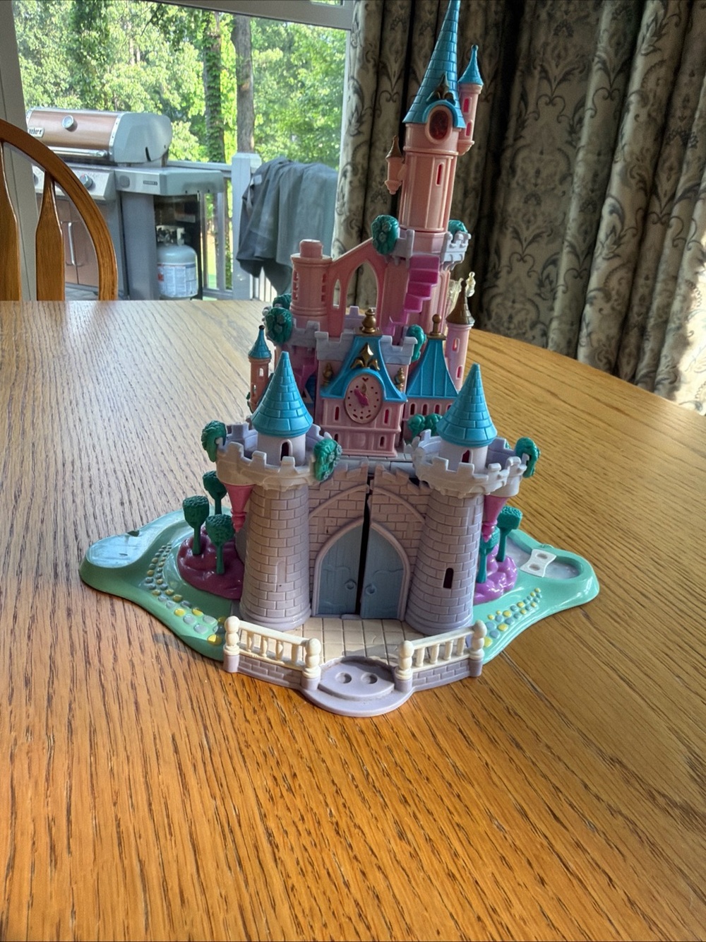 Vintage Disney Castle PollyPocket